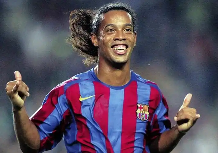 动诠释了何 动诠释了何